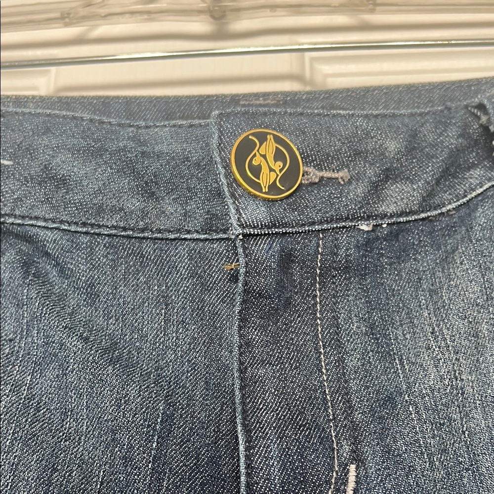Baby Phat Black Capris with Gold Details - Picture 4 of 8